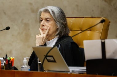 Cármen Lúcia diz lamentar descrença e desânimo com instituições em meio à crise no STF