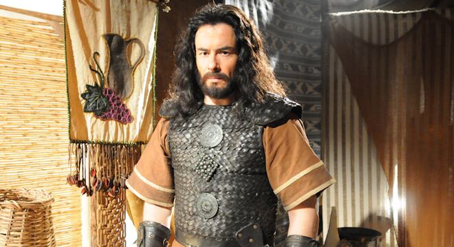 Felipe Folgosi vai além da atuação e comenta sucesso como roteirista de cinema e escritor: ‘Sou um contador de histórias’