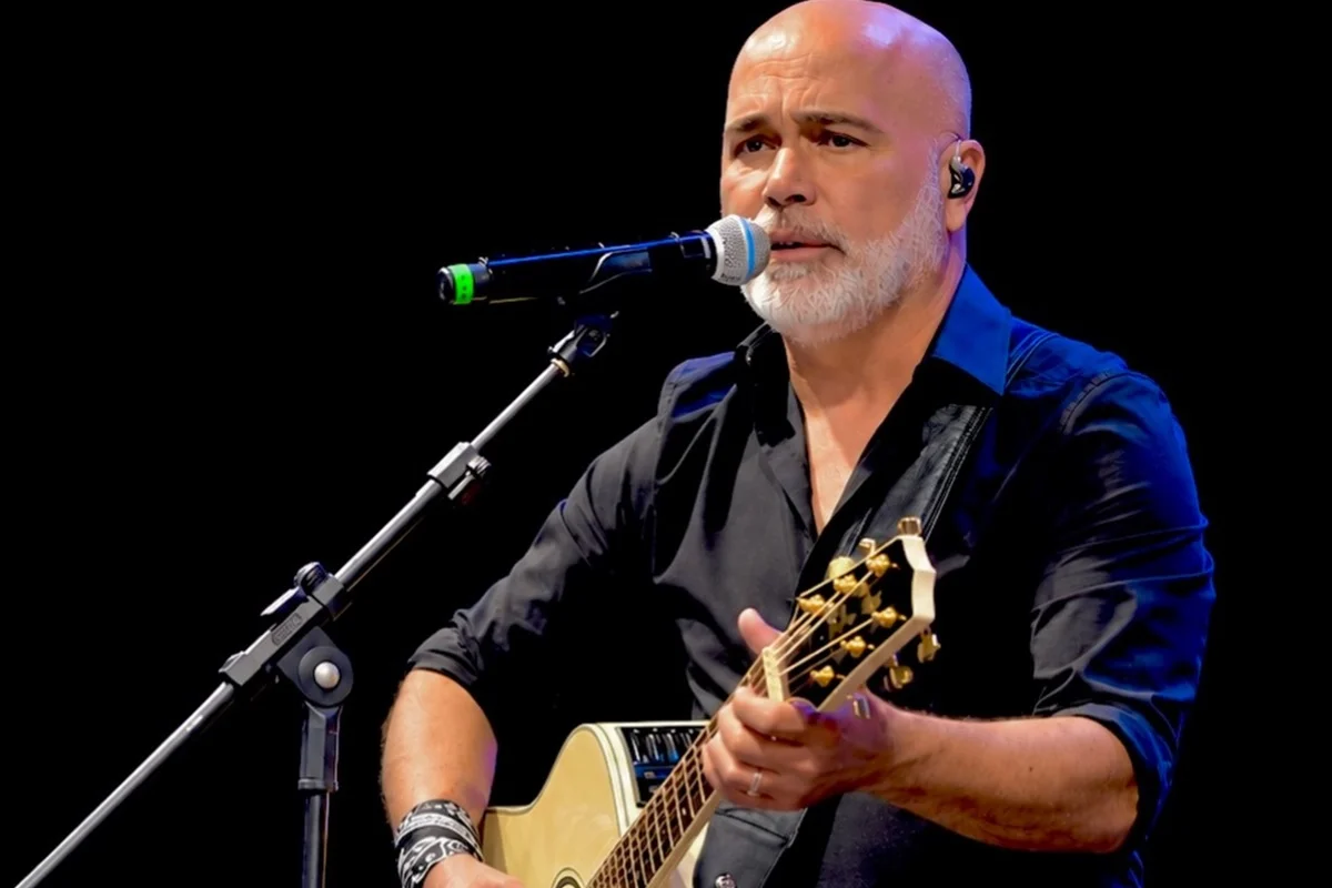 Ex-dupla de Rick, Giovani lamenta morte do cantor em queda de helicóptero
